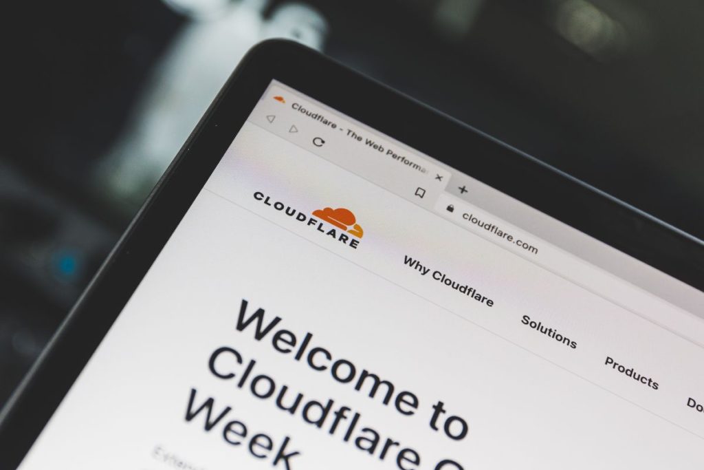 PrestaShop Cloudflare – czym jest, czy warto i jak wdrożyć